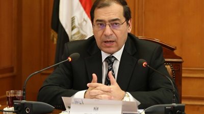وزير البترول يعتمد نتائج أعمال شركة 