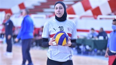 دعاء محمد لاعبة طائرة الزمالك: اتحدث دائمًا مع اللاعبين.. وجمهور الأبيض عظيم.. وعقود لاعبات الطائرة منتهية (حوار)