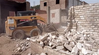 إزالة 12 حالة تعد بمركز ديرمواس  لاسترداد أراضي الدولة بمراكز المنيا