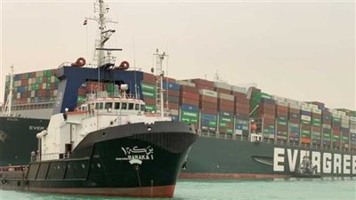 قناة العربية: السفينة الجانحة كانت تسير بسرعة تفوق المسموح به في قناة السويس