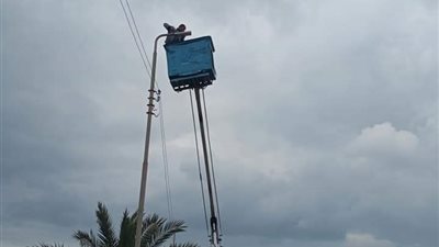 إنارة طريق القناة الملاحية الواصل بين رأس البر وميناء دمياط