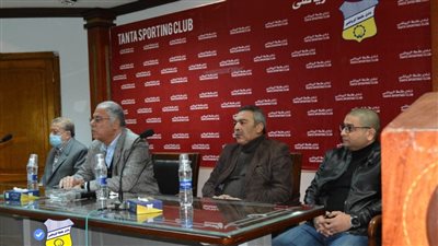 رئيس نادي طنطا يعقد جلسة خاصة مع اللاعبين