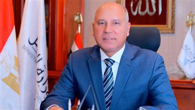وزير النقل يصل إلى طنطا لتفقد ساحة المحطة وعقد اجتماع مع قائدي القطارات