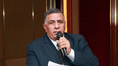 أول تعليق من اتحاد عمال مصر على قرار الحكومة بعودة عمال سماد طلخا (خاص)