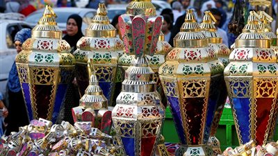تصنيع مصري.. الفوانيس تغزو الأسواق قبل شهر رمضان واستقرار بالأسعار
