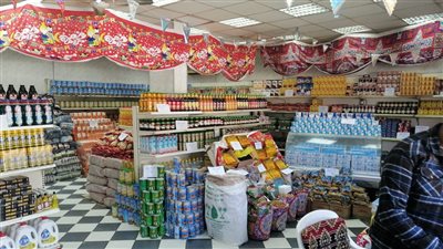 خبراء يتوقعون زيادة أسعار السلع الغذائية محليًا 30% تأثرًا بالارتفاع العالمي