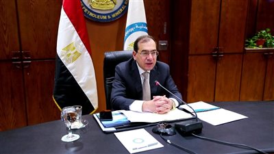 تفاصيل العلاوة الجديدة والحافز الشهري للعاملين بقطاع البترول (مستند)