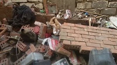 انهيار جزئي لحائط منزل يتسبب في إصابة 5 أطفال ببني سويف | بث مباشر 