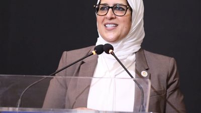 بدء مؤتمر وزيرة الصحة للحديث عن الوضع الوبائي واللقاحات الجديدة لكورونا بمصر