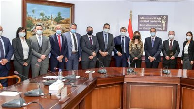 تعاون بين 
