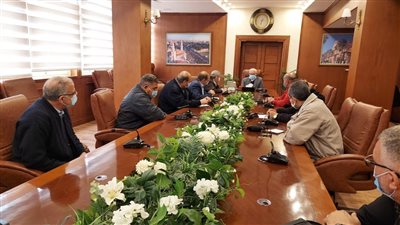 بعد إعلانها أكثر المحافظات إصابة بكورونا.. محافظ بورسعيد يوجه بتكثيف حملات التطهير والتعقيم 