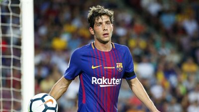 رغم طلب تشافي.. برشلونة يؤجل تجديد عقد سيرجي روبيرتو