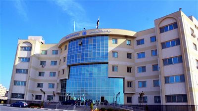 أستاذة جامعية تتقدم ببلاغ للمحامي العام ضد رئيس جامعة السويس (مستندات)