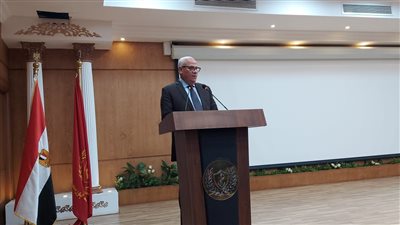 محافظ بورسعيد يلتقي أعضاء اللجنة العليا للأمومة والطفولة