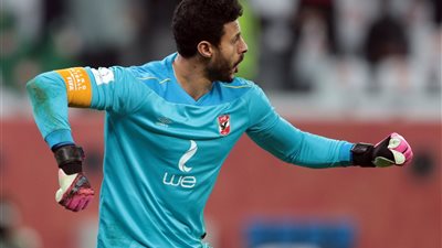 وكيل محمد الشناوي: اللاعب مستمر مع الأهلي ورغبته البقاء داخل القلعة الحمراء 