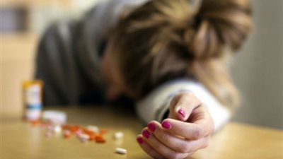 إنقاذ طالبة ثانوي حاولت الانتحار بتناول أدوية مجهولة في سوهاج 