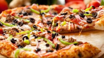 احذر تناول البيتزا في رمضان تسبب الجفاف