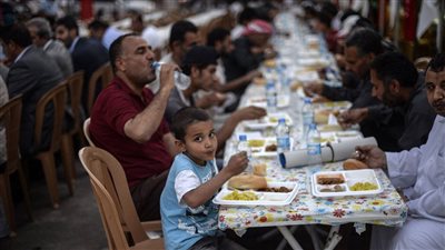 تساقط القيود الاحترازية بـ ثالث رمضان في ظل جائحة كورونا