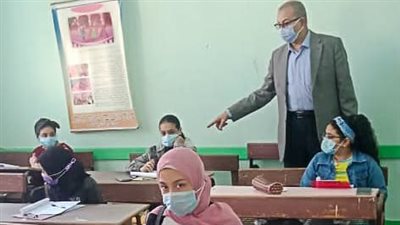 وكيل تعليم بورسعيد يتابع امتحانات شهر أبريل لطلاب صفوف النقل (صور) 
