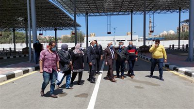 محافظ بورسعيد يتابع الاستعدادات النهائية لتشغيل الميناء البري الجديد وشارع الشاحنات (صور)
