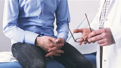 أخطر من التدخين.. هل تسبب العزلة إصابة الرجال بالسرطان