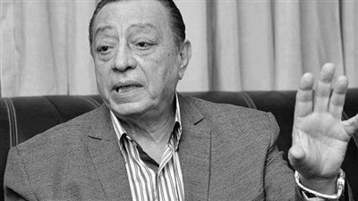 محافظ بورسعيد ينعى رمز الكرة المصرية مدحت فقوسة
