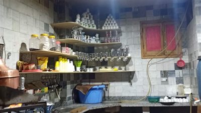 إغلاق وتشميع مقهى لمخالفة الإجراءات الاحترازية ضد كورونا بالمنيا