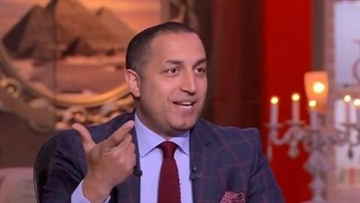 جمهور الأهلي يطالب برحيل إيهاب الخطيب عن إدارة القناة