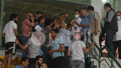 جماهير غزل المحلة تهتف لفلسطين بمران الفريق استعدادًا للمصري (فيديو)
