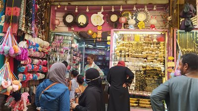 إقبال كبير من مواطني الأقصر على التسوق في وقفة عيد الفطر (صور)