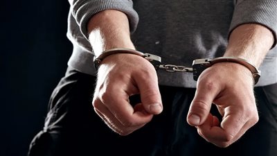 قانوني يوضح عقوبة الابتزاز الإلكتروني: حبس 6 أشهر وغرامة 50 ألف جنية