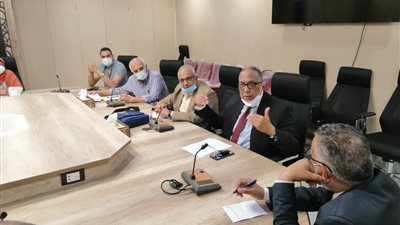 رئيس جامعة الأزهر يترأس اجتماعا لمتابعة أعمال الصيانة بمدينة الطلاب