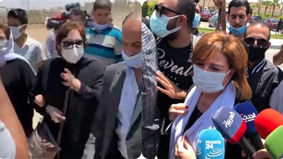 وصول لبلبة وإلهام شاهين إلى مسجد المشير طنطاوي لأداء صلاة الجنازة على جثمان الراحل سمير غانم (صور)
