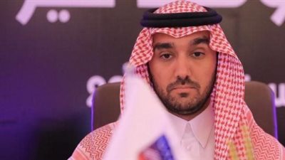 رئيس الاتحاد العربي يتابع منافسات كأس العرب لكرة قدم الصالات في القاهرة 