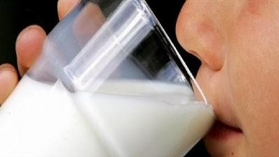 لهذه الأسباب تجنب تناول اللبن ليلًا