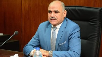 رئيس جامعة الأقصر يوجه بتسجيل أعضاء التدريس والإداريين لتلقي لقاح كورونا