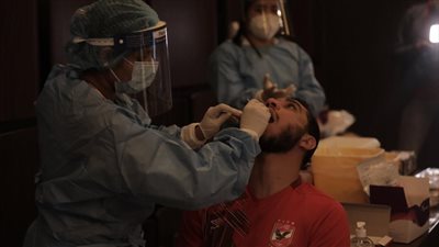 مسحة طبية للاعبي الأهلي في أول مران بعد انتهاء الإجازة