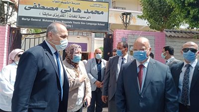 محافظ القاهرة يتفقد امتحانات الشهادة الإعدادية.. ويؤكد: نتخذ كل الإجراءات للحفاظ على سلامة الطلاب