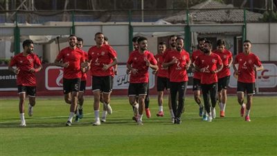 تدريبات خفيفة لمدافع الأهلي بعد إصابته بنزلة برد