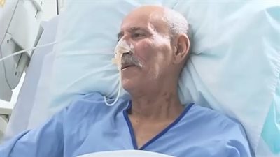 الرئيس الجزائري يطمئن على زعيم جبهة البوليساريو بأحد المستشفيات
