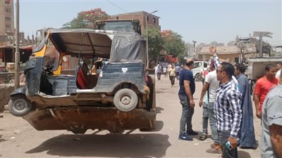 الجيزة: غلق وإزالة 12 منشأة وكشك وسحب 5 تكاتك