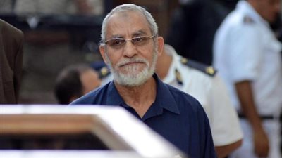 بدء جلسة محاكمة محمود عزت ومحمد بديع في قضية أحداث المنصة