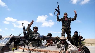بينهم 13 مصريًّا.. الجيش الليبي يحرر 40 شخصًا من جنسيات مُختلفة
