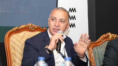 السويدي إليكتريك توقع عقد تنفيذ أعمال إنارة طريق بالعاصمة الإدارية بـ 443.4 مليون جنيه