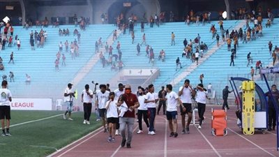 إصابات بين لاعبي فريق الترجي بعد اقتحام الجماهير ملعب التدريب في تونس