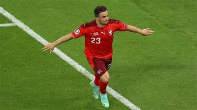 ليون يتوصل لاتفاق مع ليفربول لضم شاكيري 