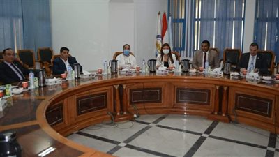 وزير التعليم العالي يطالع تقريرًا حول زيارة وفد 