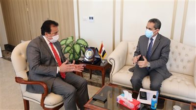 وزير التعليم العالي يتابع معدلات تنفيذ الأعمال الإنشائية بالجامعة التكنولوجية في الغربية (صور)