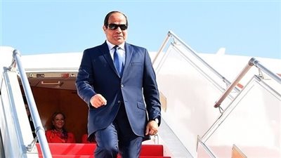 رئيس الوزراء العراقي يستقبل السيسي في القصر الحكومي ببغداد