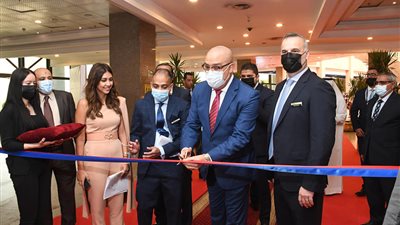 وزير الإسكان يفتتح معرض 